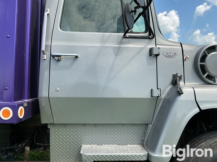 1989-ford-l800-image-19
