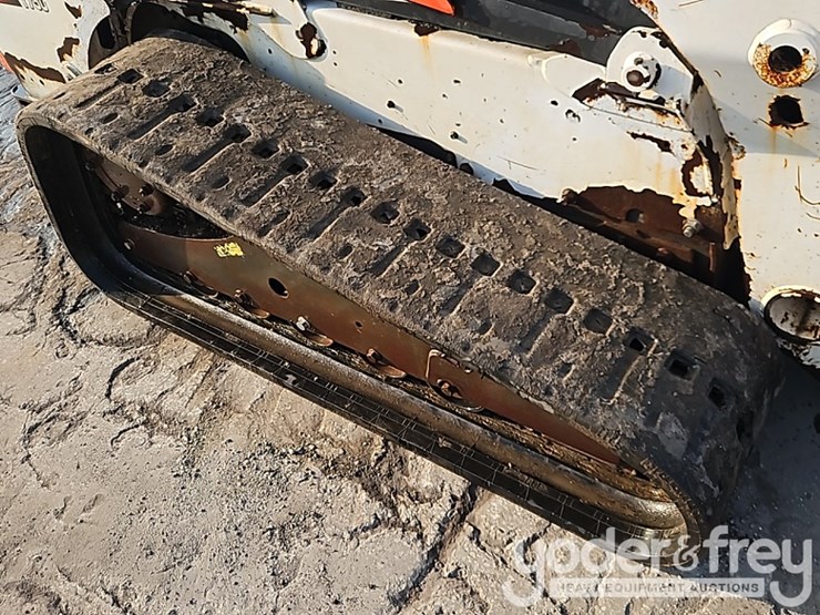 2015-bobcat-t750-image-11