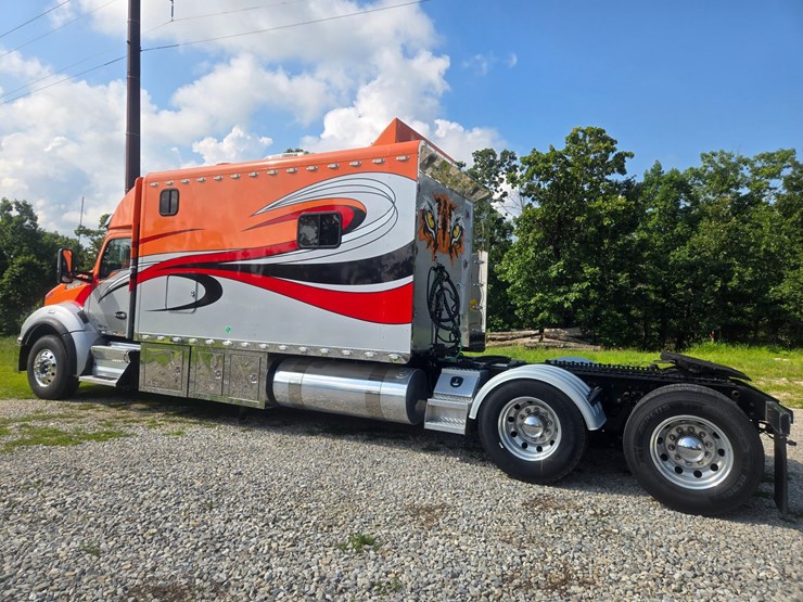 2019-kenworth-t880-image-10