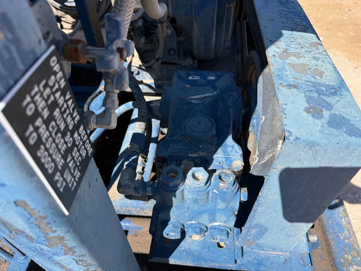 caterpillar-550-image-8