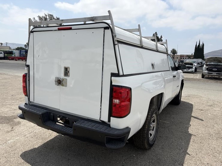 2016-chevrolet-1500-image-3