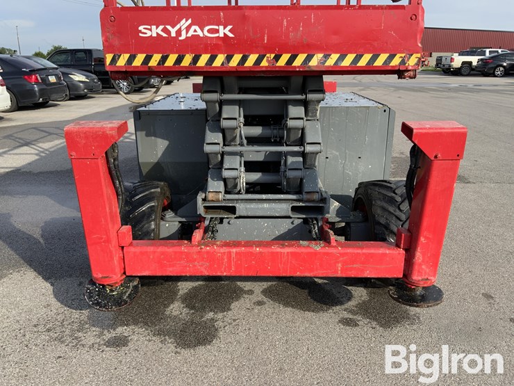 2017-skyjack-sj6832rt-image-9