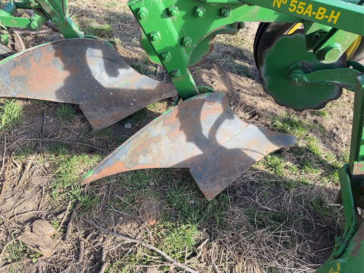 john-deere-no.-55-a-b-h-pull-type-three-bottom-plow-image-16