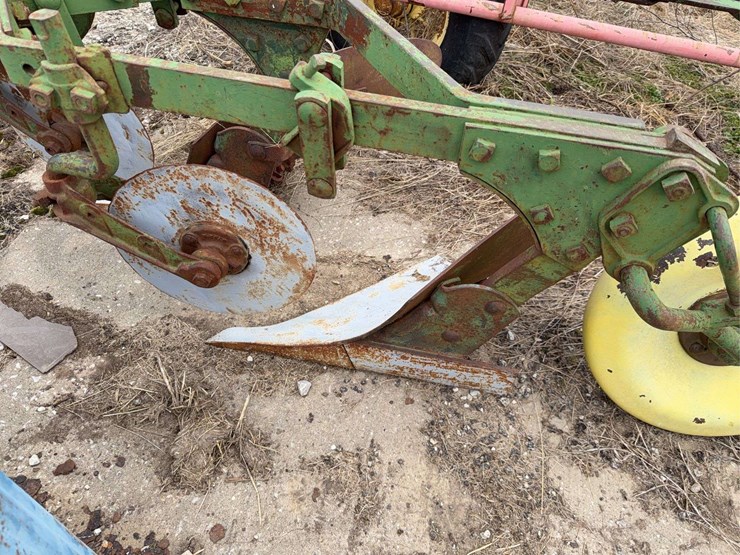 john-deere-two-bottom-plow-image-11
