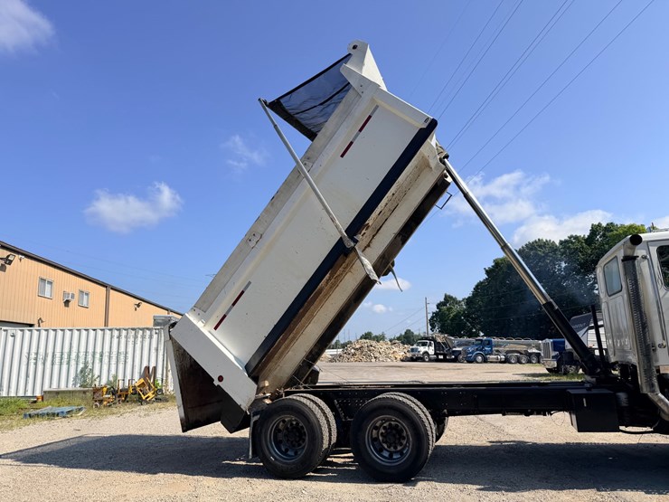 2016-western-star-4700-image-41