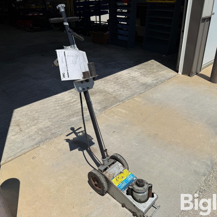 OTC Stinger Series Air/Hydraulic Jack