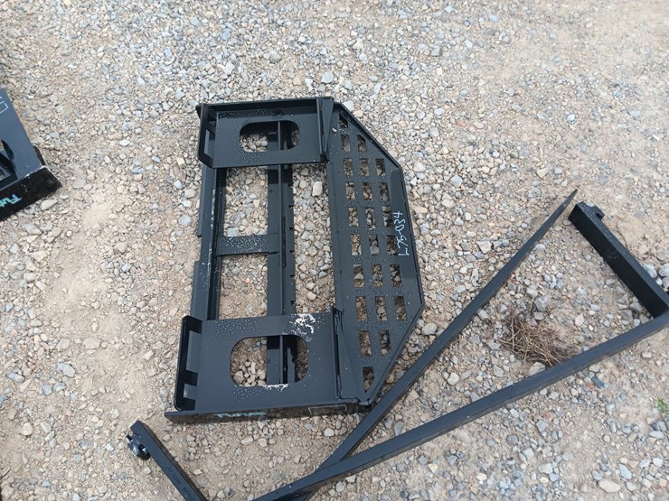 #l75-034-•-future-pallet-fork-skid-steer-attachment-image-6