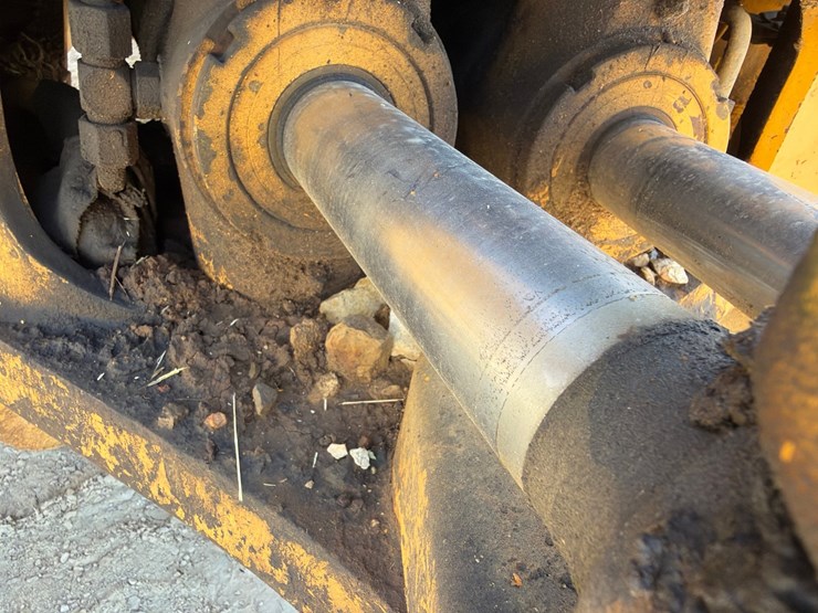 2000-deere-710d-image-83