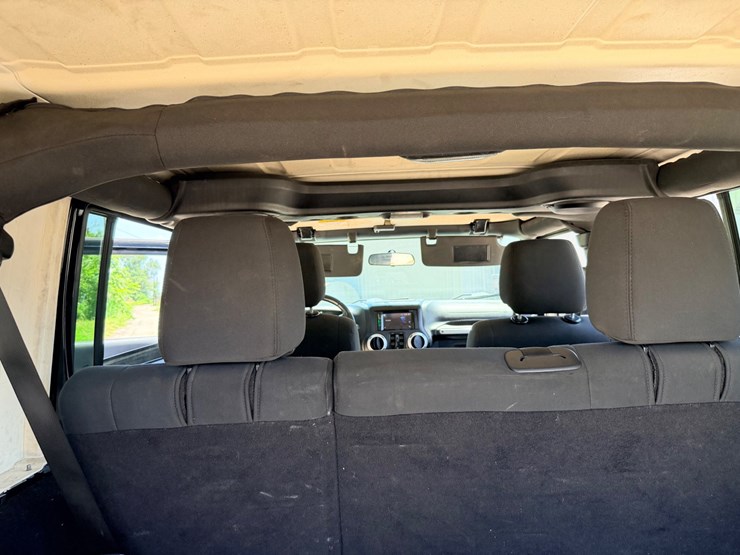2011-jeep-wrangler-image-52
