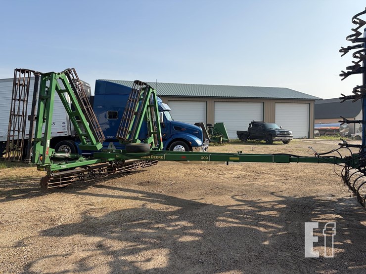 john-deere-200-image-5