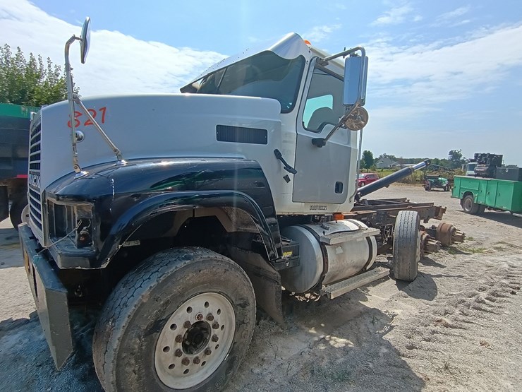 2007-mack-chn613-image-2