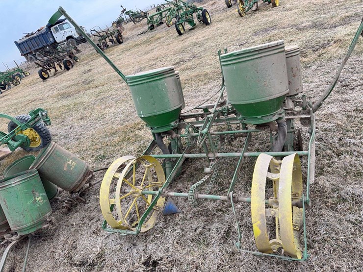 john-deere-two-row-planter-image-4