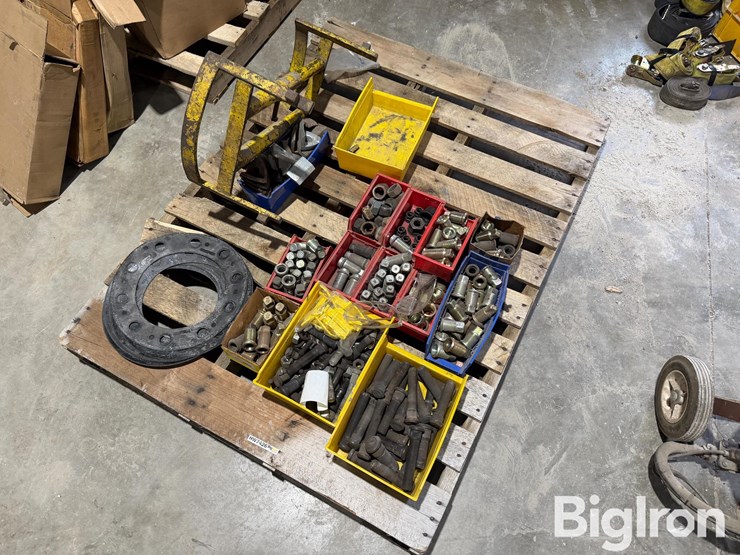 pallet-of-misc-truck-parts-image-1