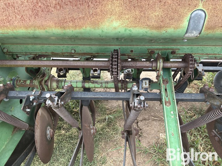 john-deere-8300-image-12