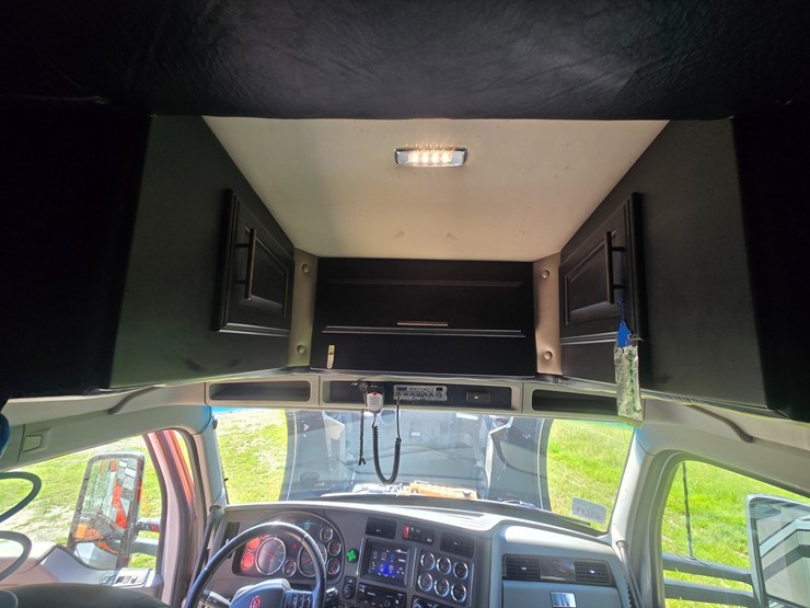 2019-kenworth-t880-image-64