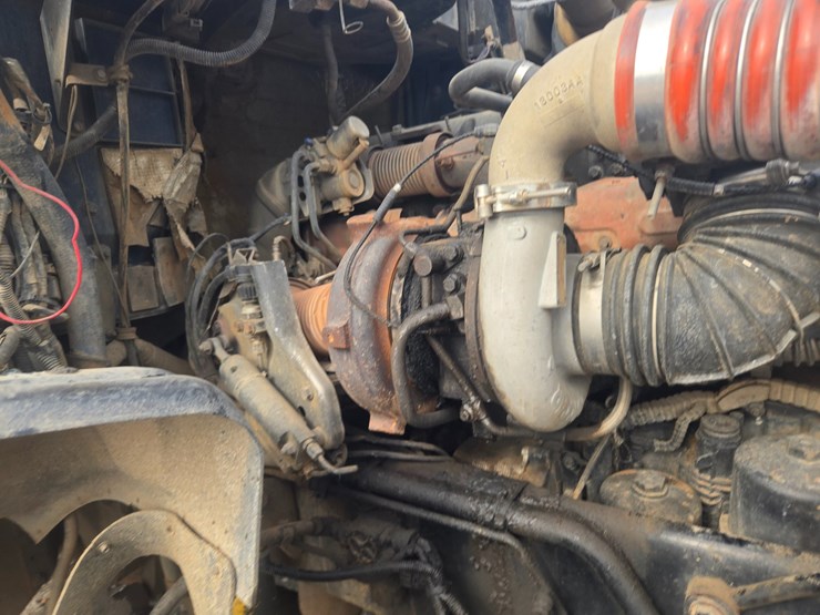 2011-kenworth-t700-image-52