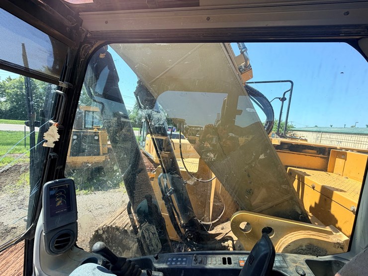 2010-caterpillar-328d-image-64