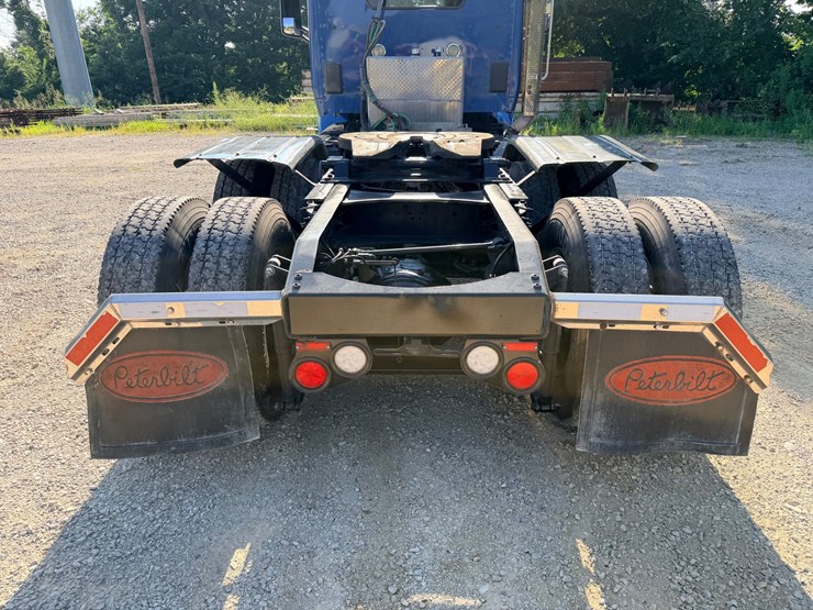 2021-peterbilt-579-image-51