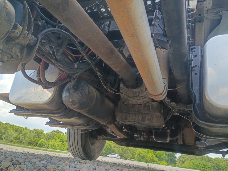 2008-freightliner-m2-106-image-83