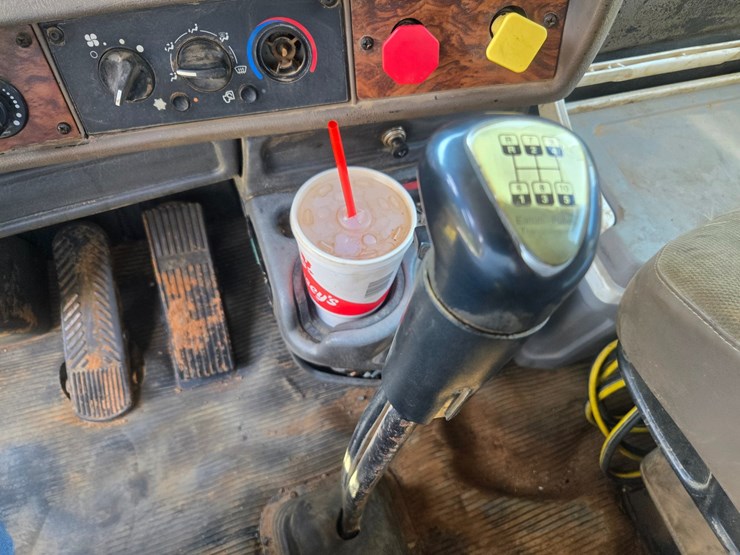 2002-kenworth-w900-image-49