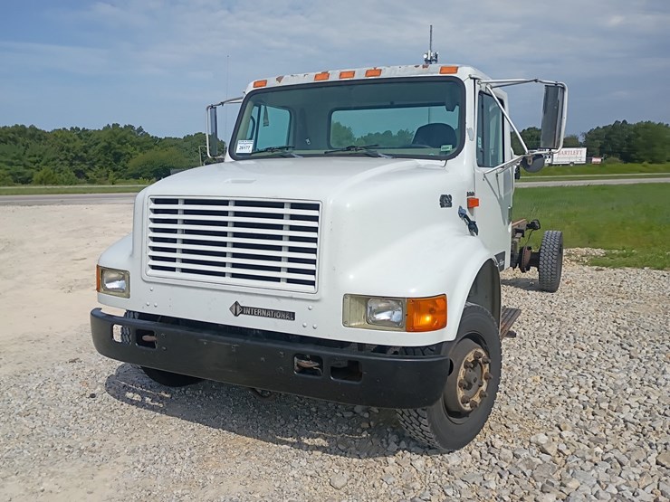 2002-international-4700-image-16