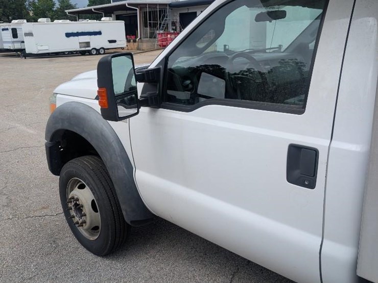 2016-ford-f550-image-14