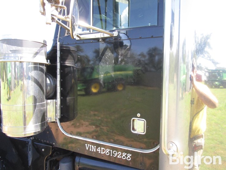 2004-peterbilt-379-image-14