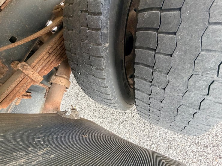 2010-ford-f550-image-93