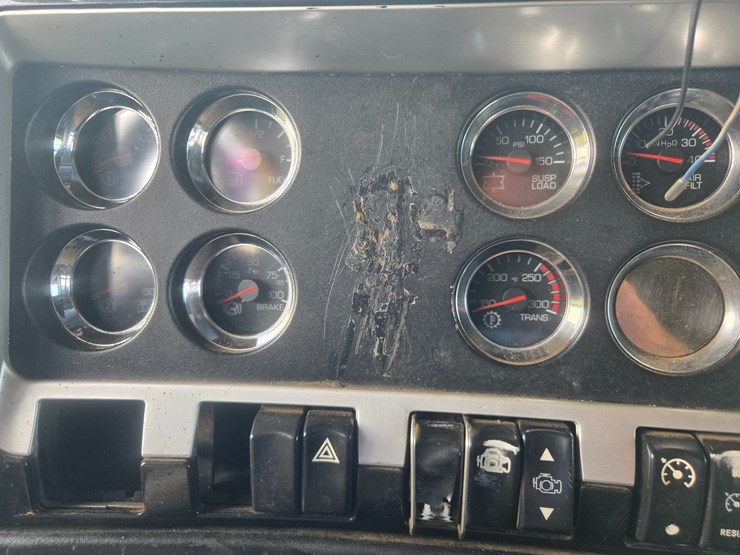 2006-kenworth-w900-image-63