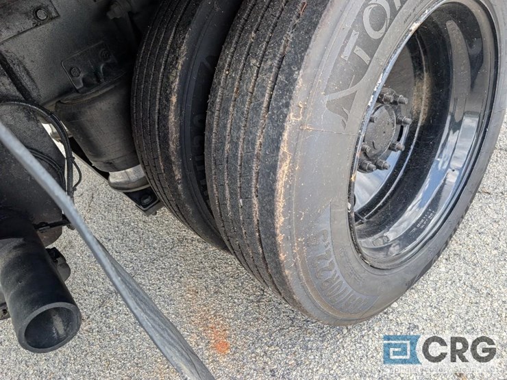 2012-freightliner-m2-stakebed-truck-image-21
