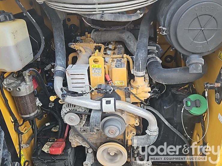 2016-caterpillar-262d-image-18