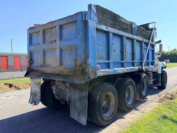 1993-mack-dm690s-image-9