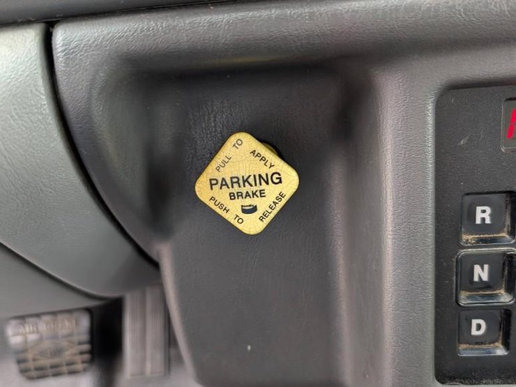 2006-ford-f650-image-12