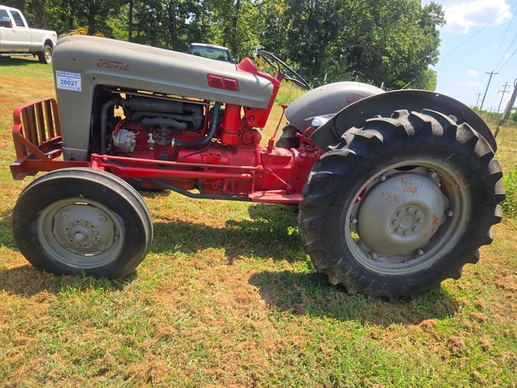 1955-ford-800-image-10