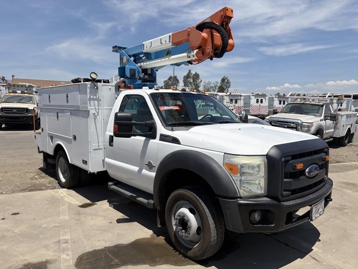 2013-ford-f550-image-2