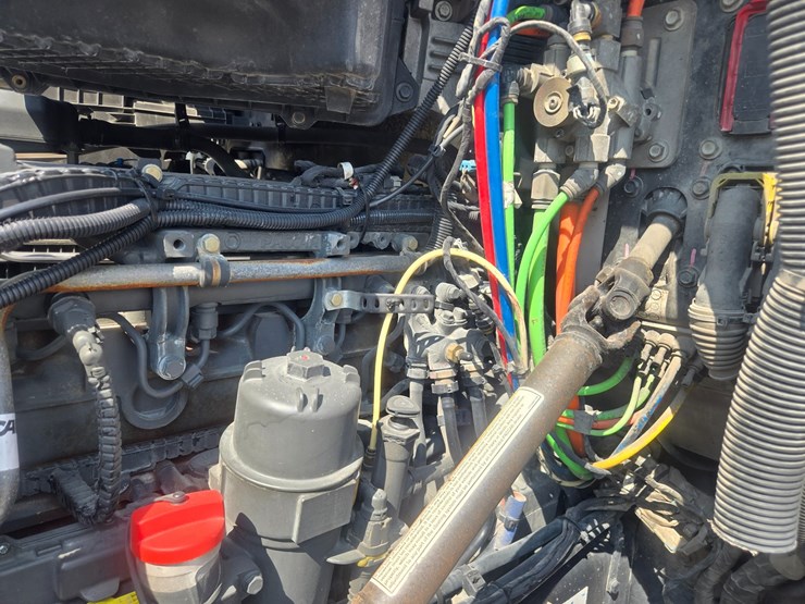 2018-kenworth-t680-image-31