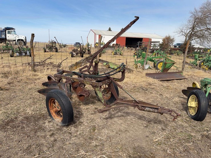 john-deere-no.-44-pull-type-two-bottom-plow-image-7