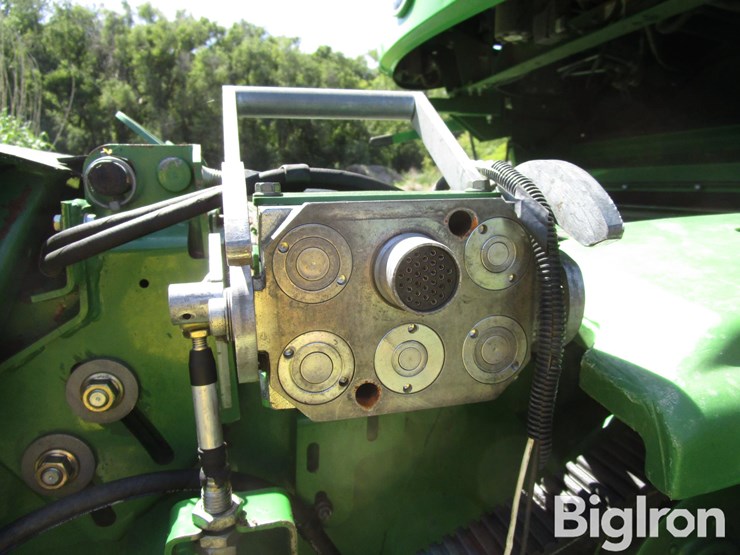 2015-john-deere-s670-image-12