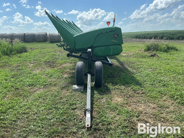 2011-john-deere-608c-image-8