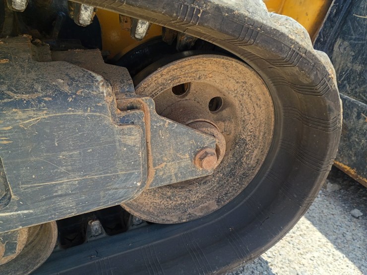 deere-325g-image-44