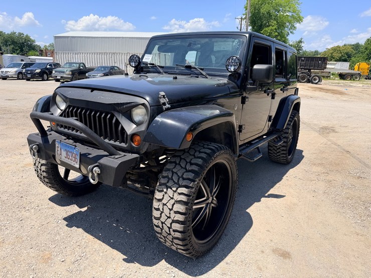 2011-jeep-wrangler-image-2
