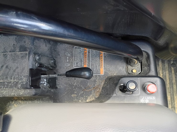 2025-kubota-rtv1100-image-32