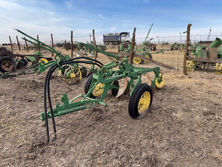 john-deere-no.-44-pull-type-two-bottom-plow-image-1