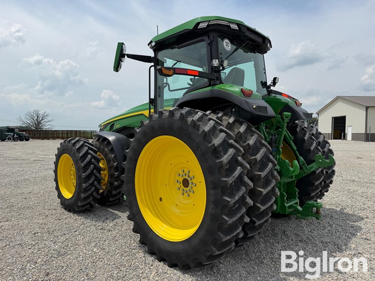 2025-john-deere-8r-370-image-7