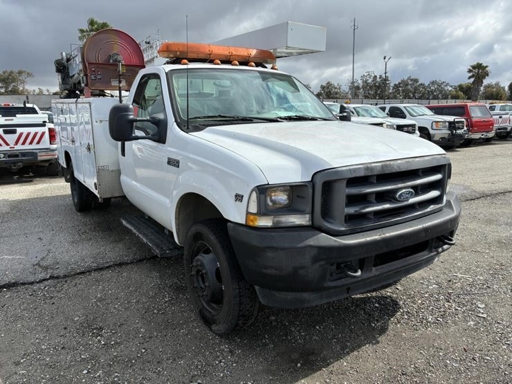 2002-ford-f550-image-2