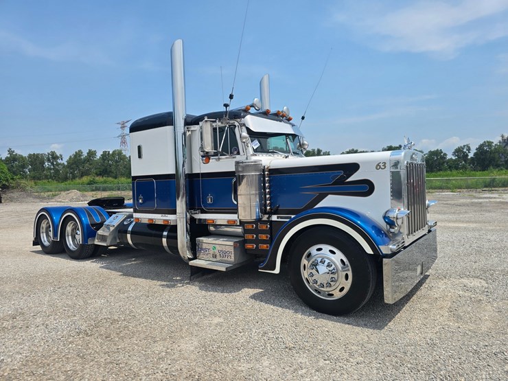 2000-peterbilt-379-image-40