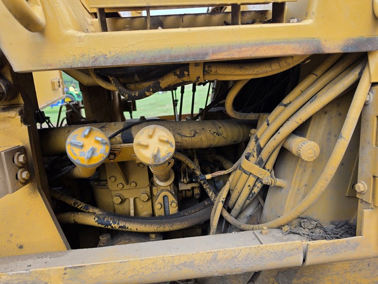 1983-caterpillar-973-image-58