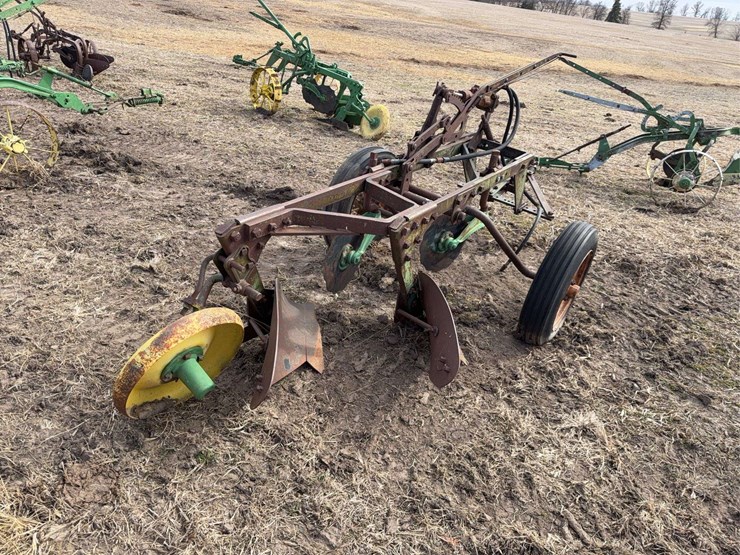john-deere-no.-44-pull-type-two-bottom-plow-image-5