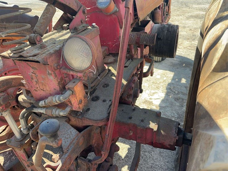 farmall-300-gas-image-23