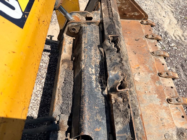 2014-caterpillar-272d-image-65